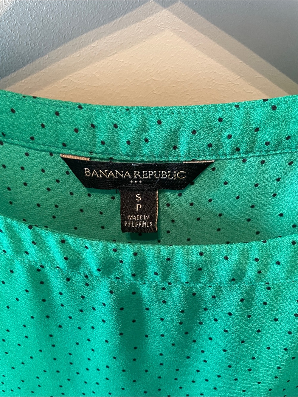 Banana Republic Green Short Sleeve Blouse Size Small - Picture 2 of 8